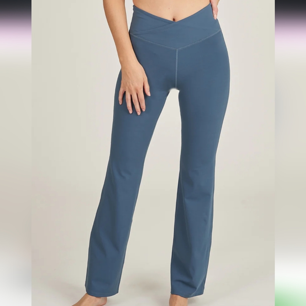 Thrive Societe Wrap Bootcut Legging